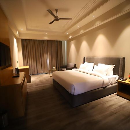 Hotel Abha Grand Алигарх Экстерьер фото